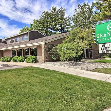 Blossom Hotel & Suites Traverse City Ngoại thất bức ảnh