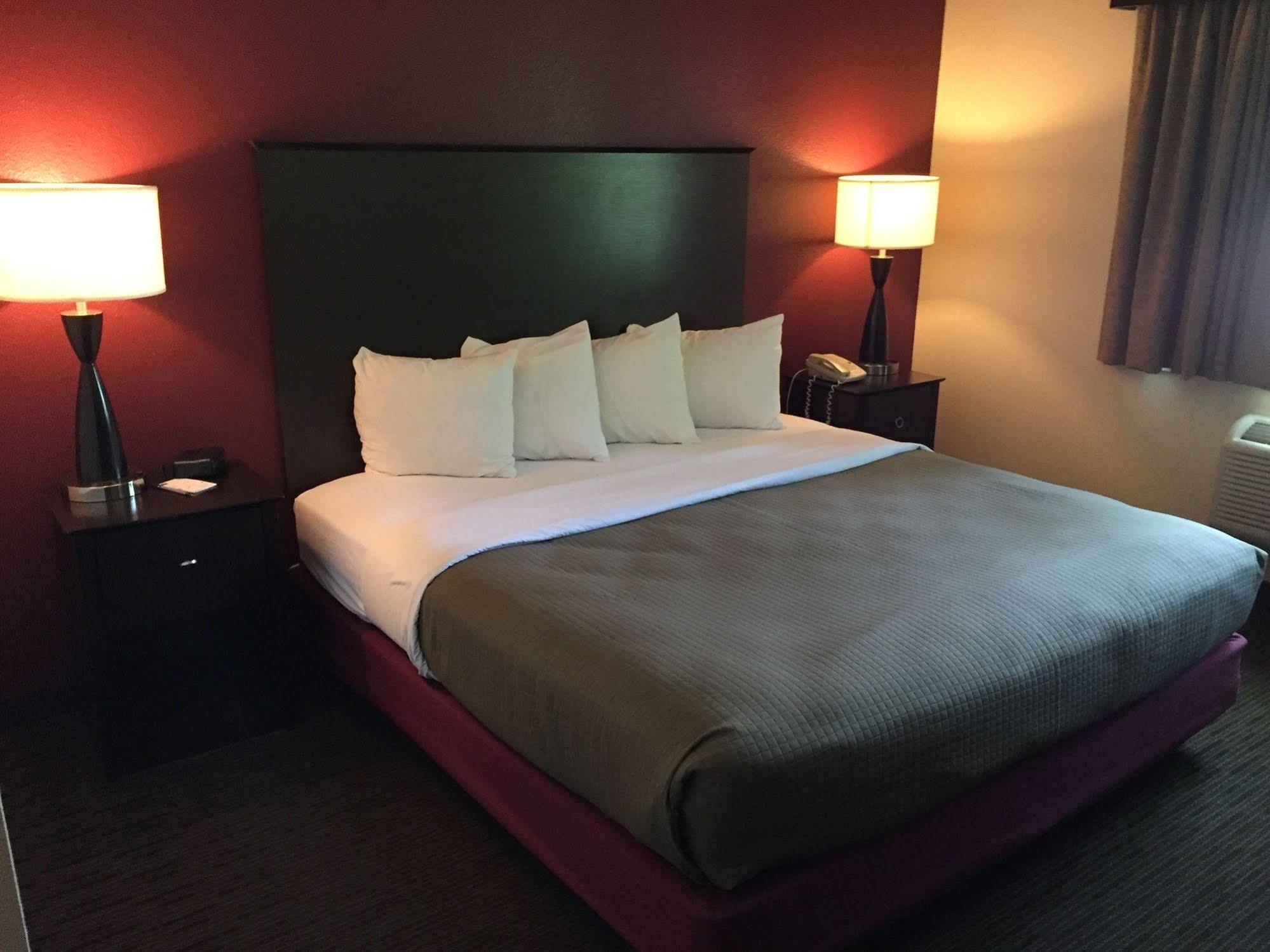 Blossom Hotel & Suites Traverse City Ngoại thất bức ảnh