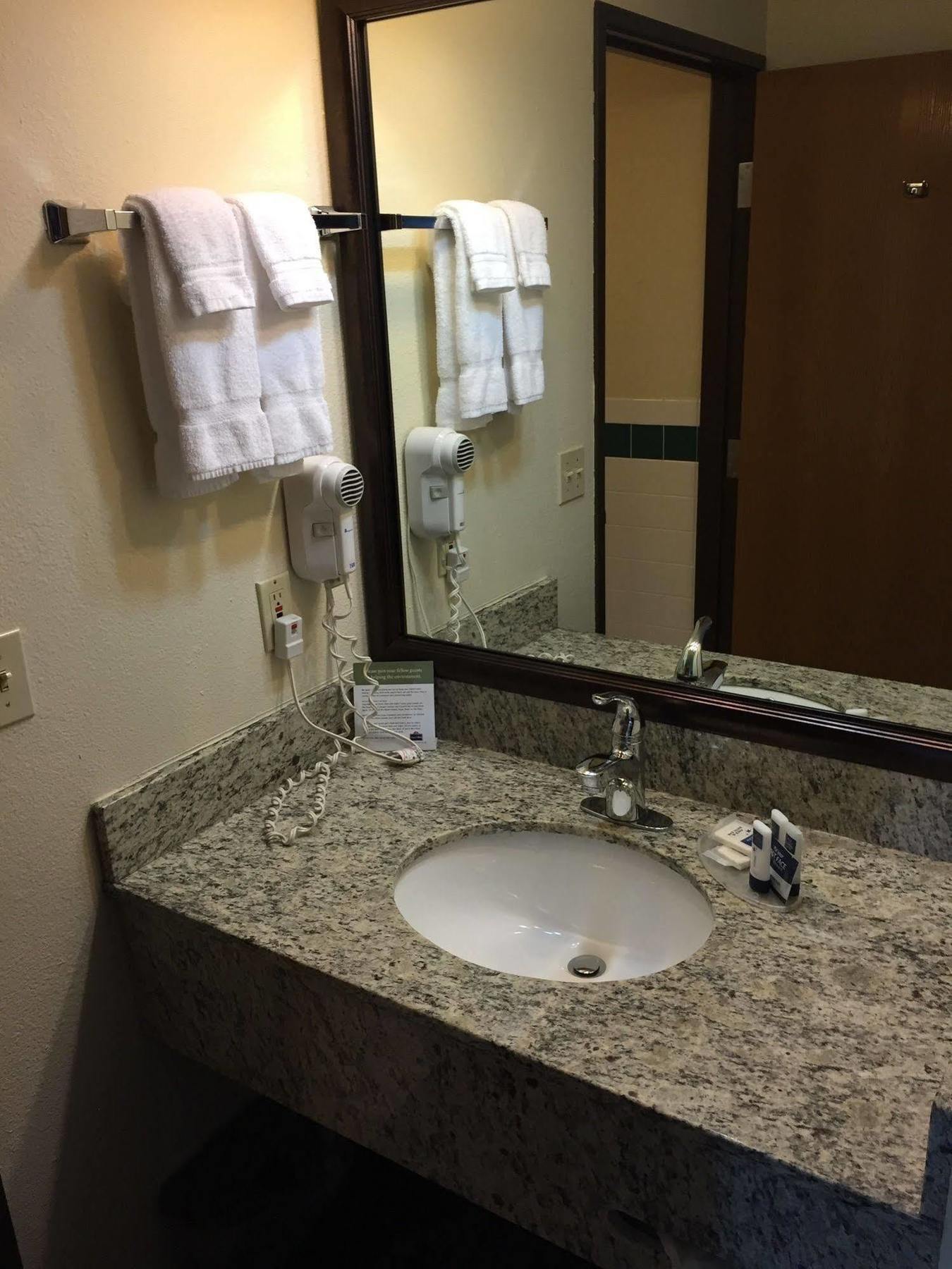 Blossom Hotel & Suites Traverse City Ngoại thất bức ảnh